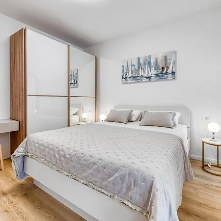 דירה Pinko קאבטאט